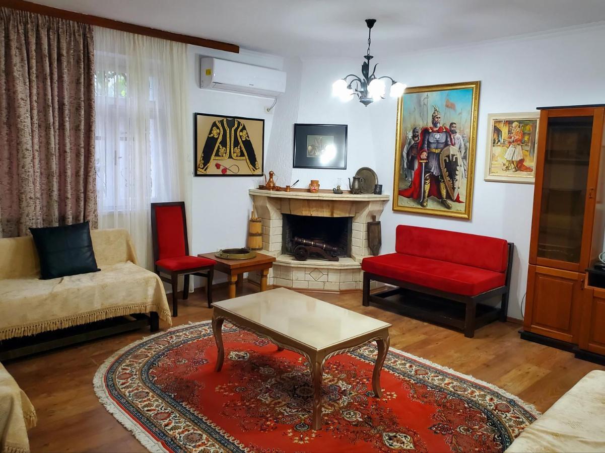Unique Traditional House, Hosted By J&G Tirana Exteriér fotografie