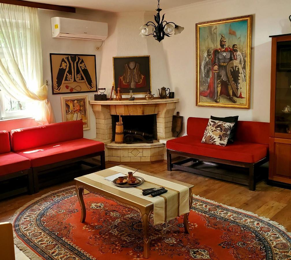 Unique Traditional House, Hosted By J&G Tirana Exteriér fotografie