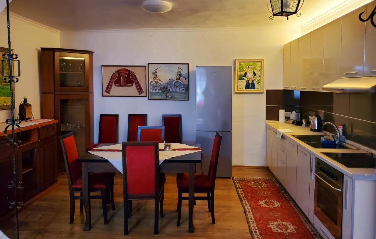 Unique Traditional House, Hosted By J&G Tirana Exteriér fotografie