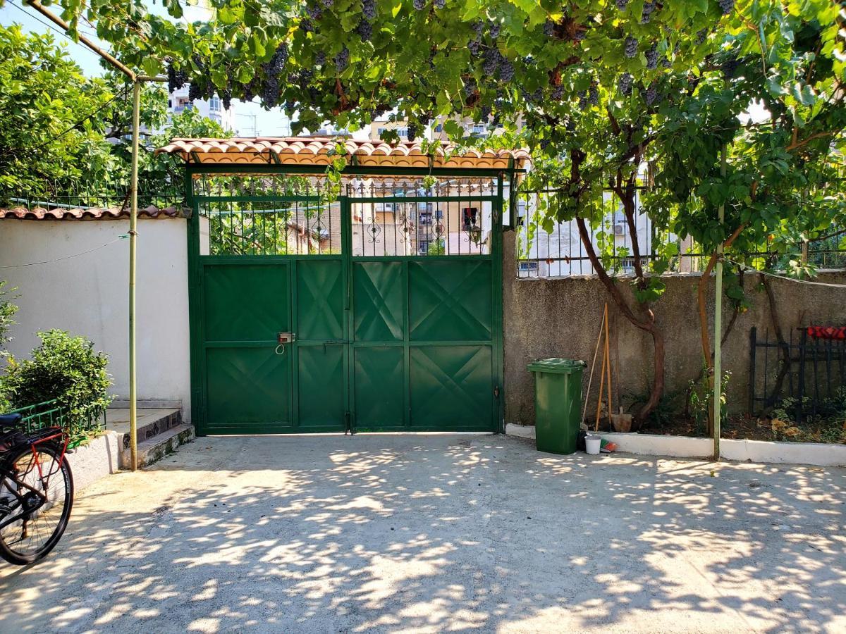 Unique Traditional House, Hosted By J&G Tirana Exteriér fotografie